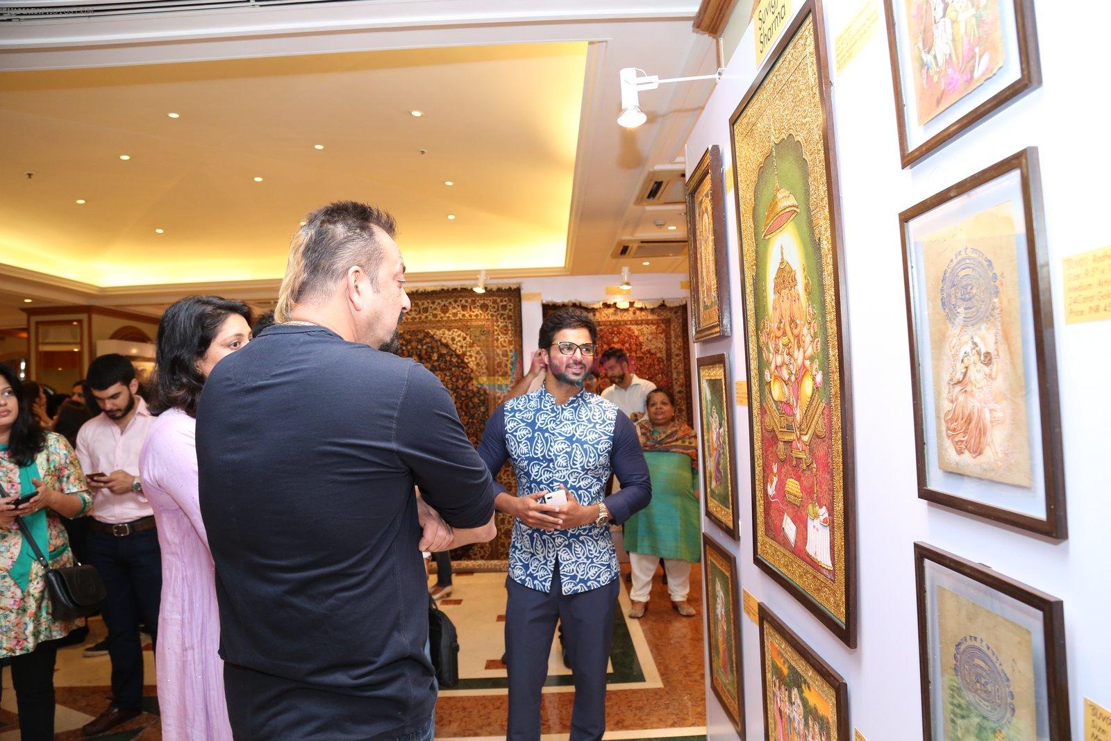Sanjay Dutt at Nargis Dutt Foundation art event on 11th June 2016