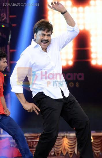 Chiranjeevi at CINEMAA AWARDS red carpet on 13th June 2016