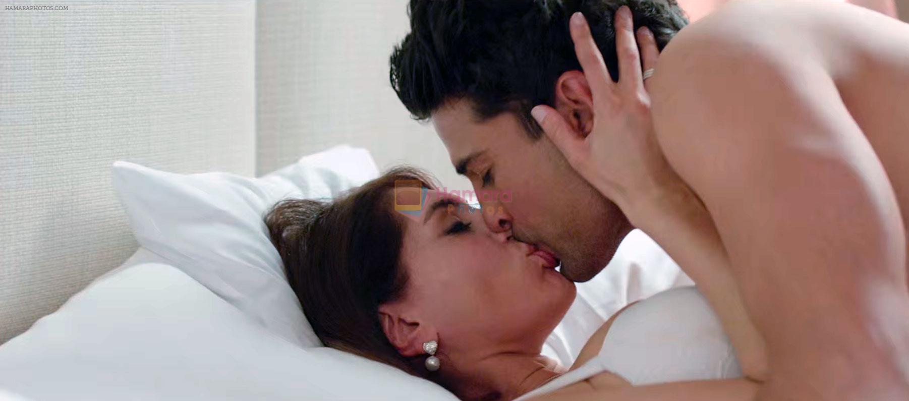 Caterina Murino, Rajeev Khandelwal in Fever Movie Stills