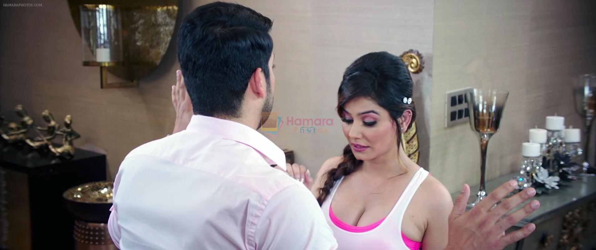 Aftab Shivdasani, Shraddha Das in Great Grand Masti Movie Still