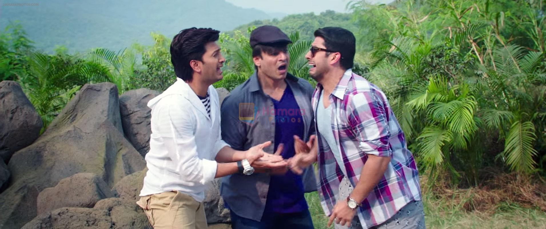 Vivek Oberoi, Ritesh Deshmukh, Aftab Shivdasani in Great Grand Masti Movie Still