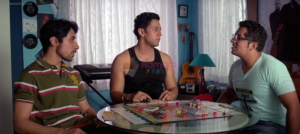Nilesh Lalwani, Herry Tangri, Vikram Kochhar in Hai Apna Dil Toh Awara Movie Still