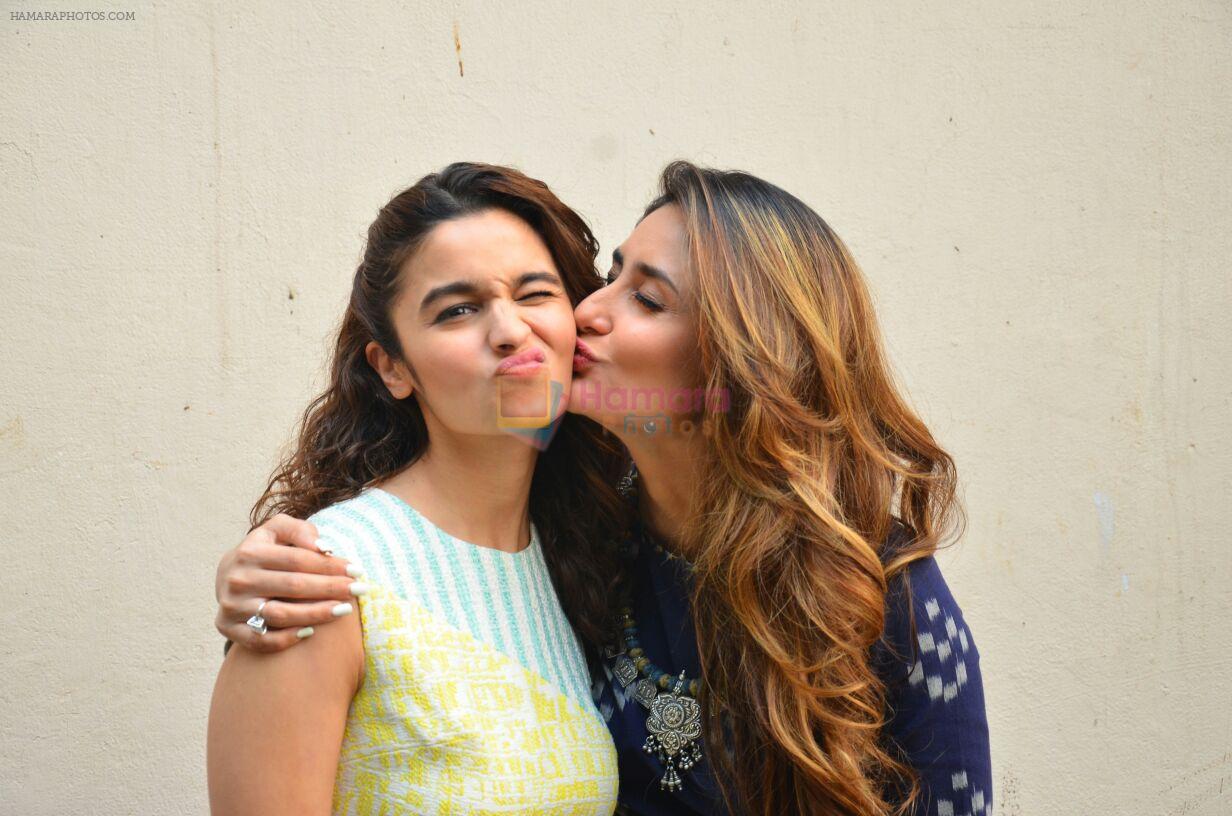 Alia Bhatt, Kareena Kapoor at udta Punjab photoshoot on 19th June 2016