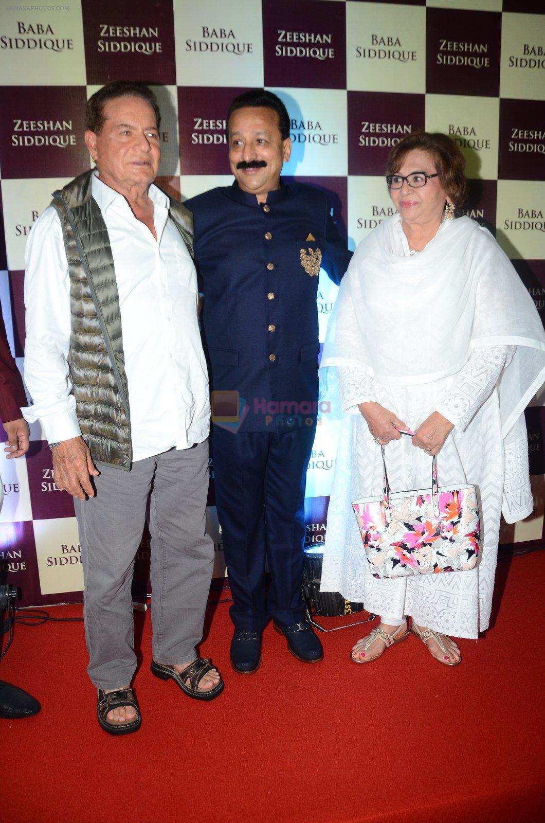 Salim Khan, Helen at Baba Siddique & Zeeshan Siddique's Iftaari celebration on 19th June 2016