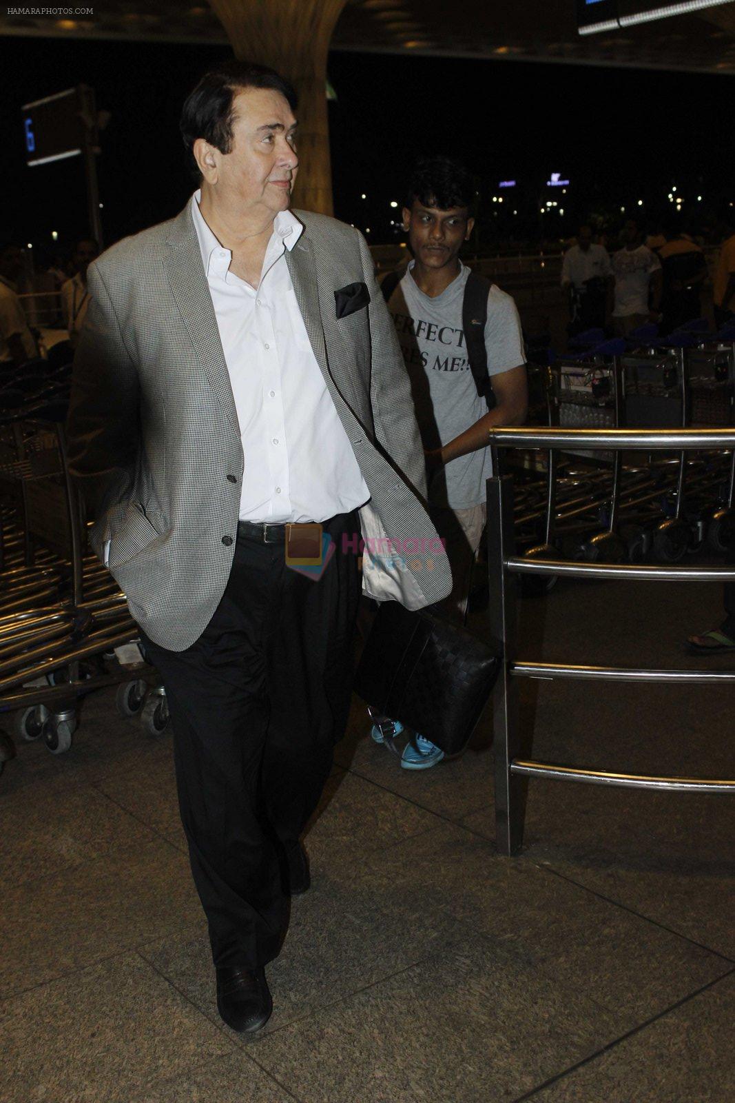 Randhir Kapoor leaves for IIFA on Day 2 on 21st June 2016
