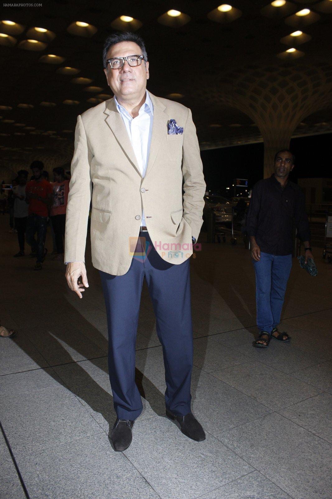 Boman Irani snapped at airport in Mumbai on 22nd June 2016