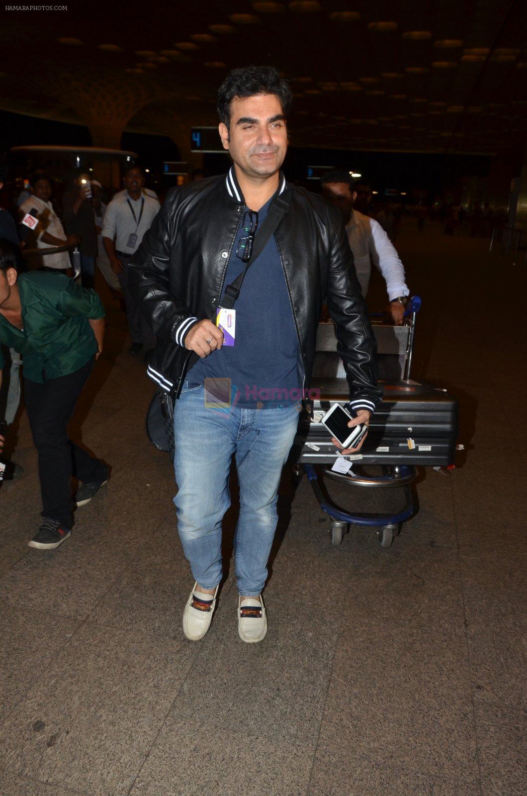 Arbaaz Khan snapped at airport in Mumbai on 22nd June 2016