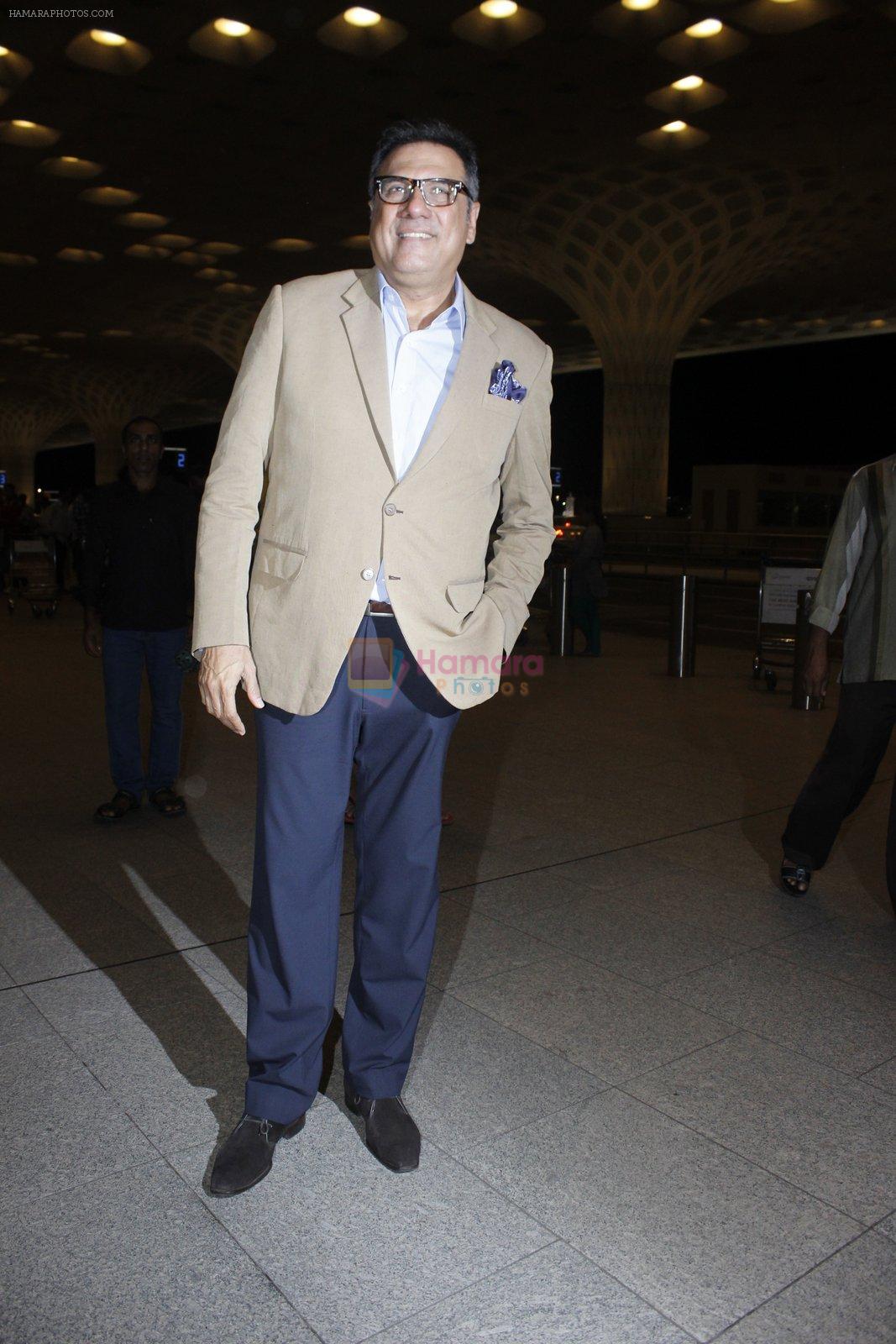 Boman Irani snapped at airport in Mumbai on 22nd June 2016