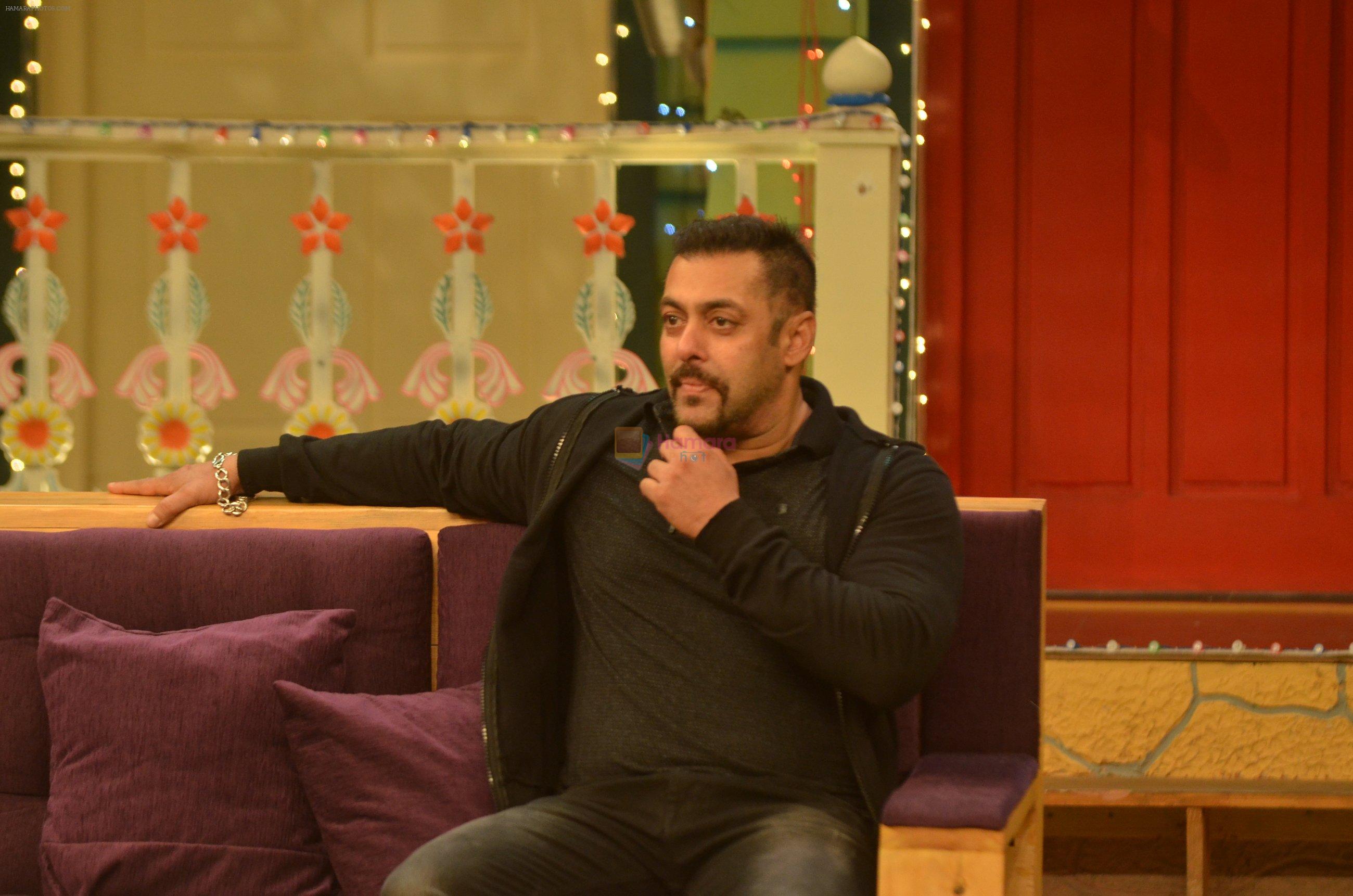 Salman Khan on the sets of The Kapil Sharma Show on 3rd July 2016