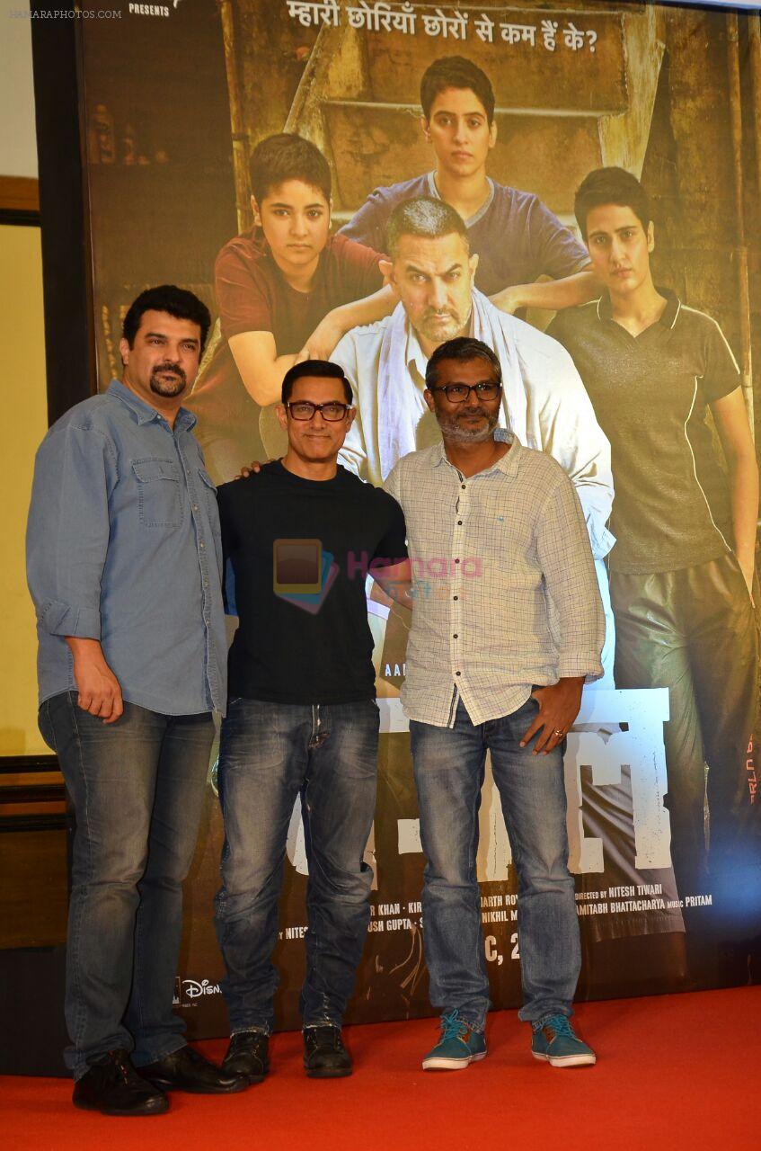 Aamir Khan, Siddharth Roy Kapoor at Dangal Launch on 4th July 2016