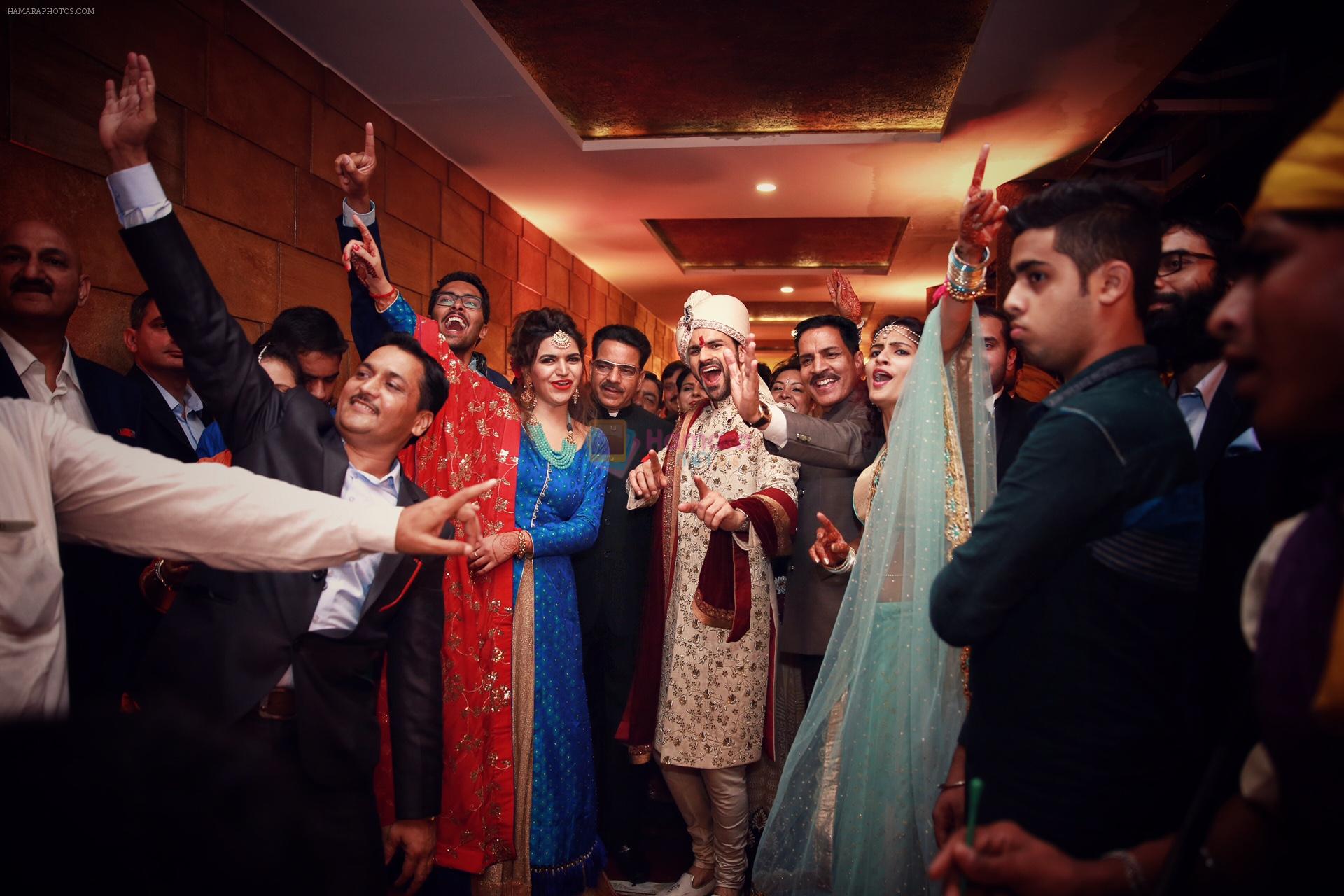 Divyanka Tripathi and Vivek Dahiya's wedding Photoshoot on 8th July 2016