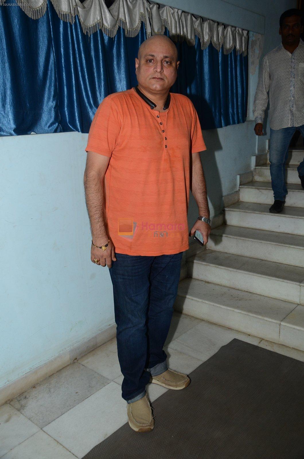 Manoj Joshi at Golden Camera Awards in Mumbai on 9th July 2016