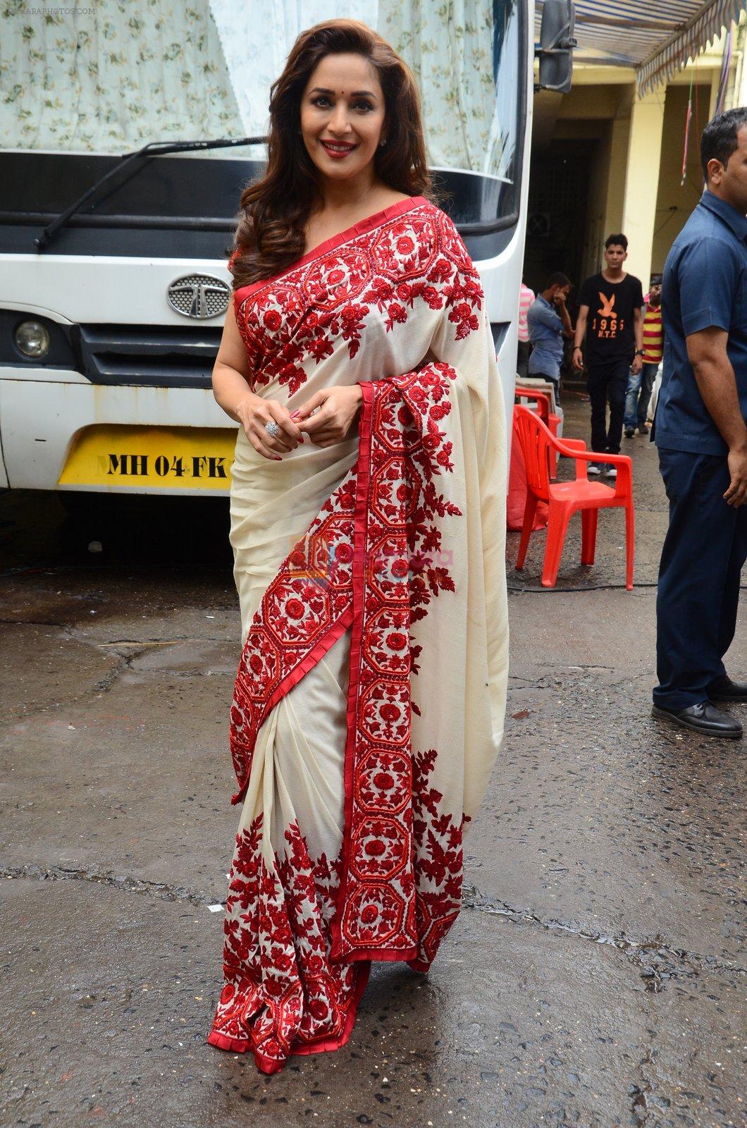 Madhuri Dixit snapped on the sets of So You Think you can dance on 12th July 2016-1