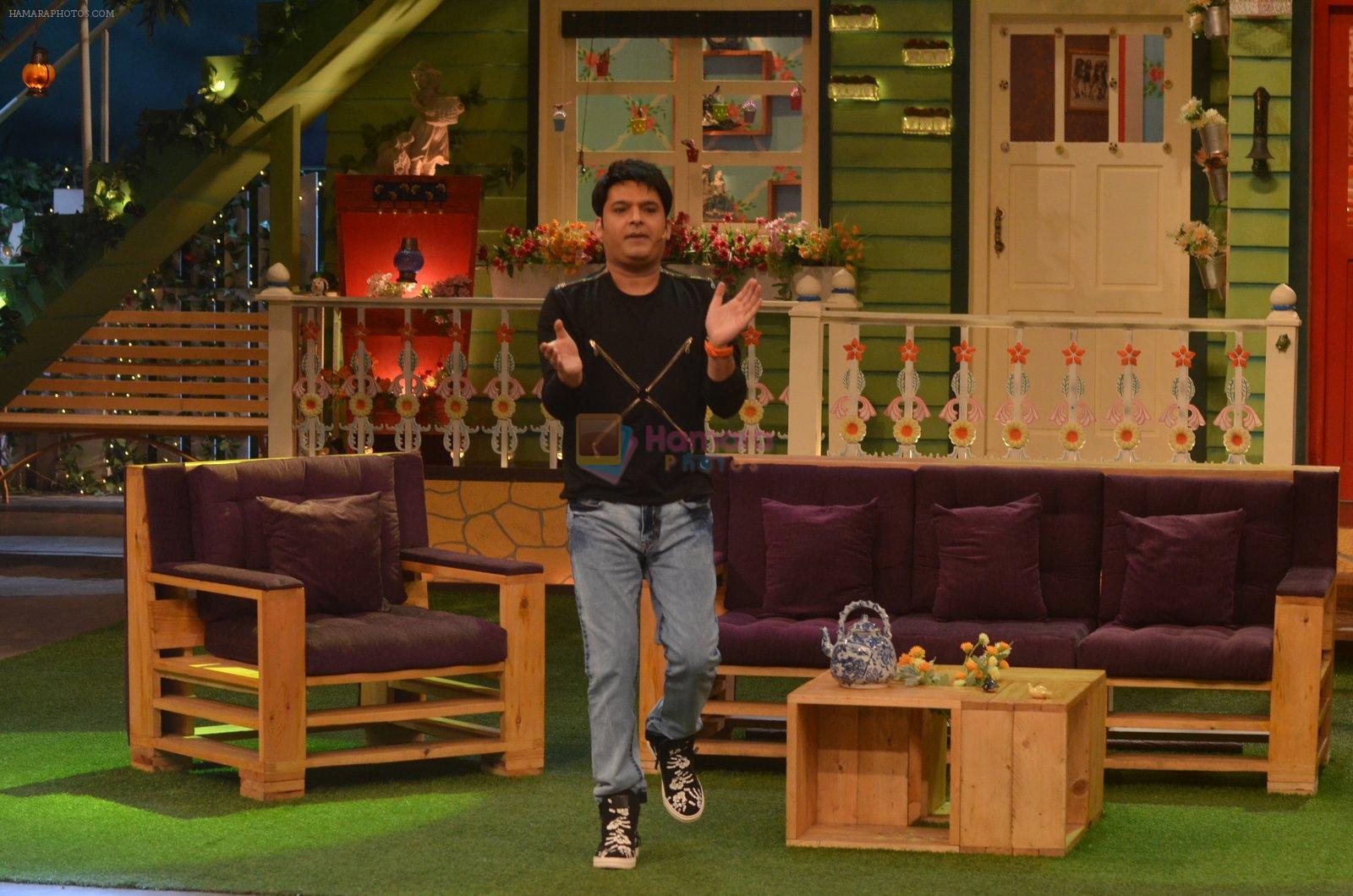 Kapil Sharma promote Great Grand Masti on the sets of The Kapil Sharma Show on 12th July 2016