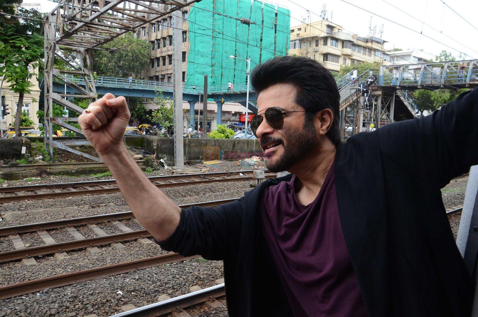 Anil Kapoor promotes 24 Season 2 in Mumbai Train on 14th July 2016