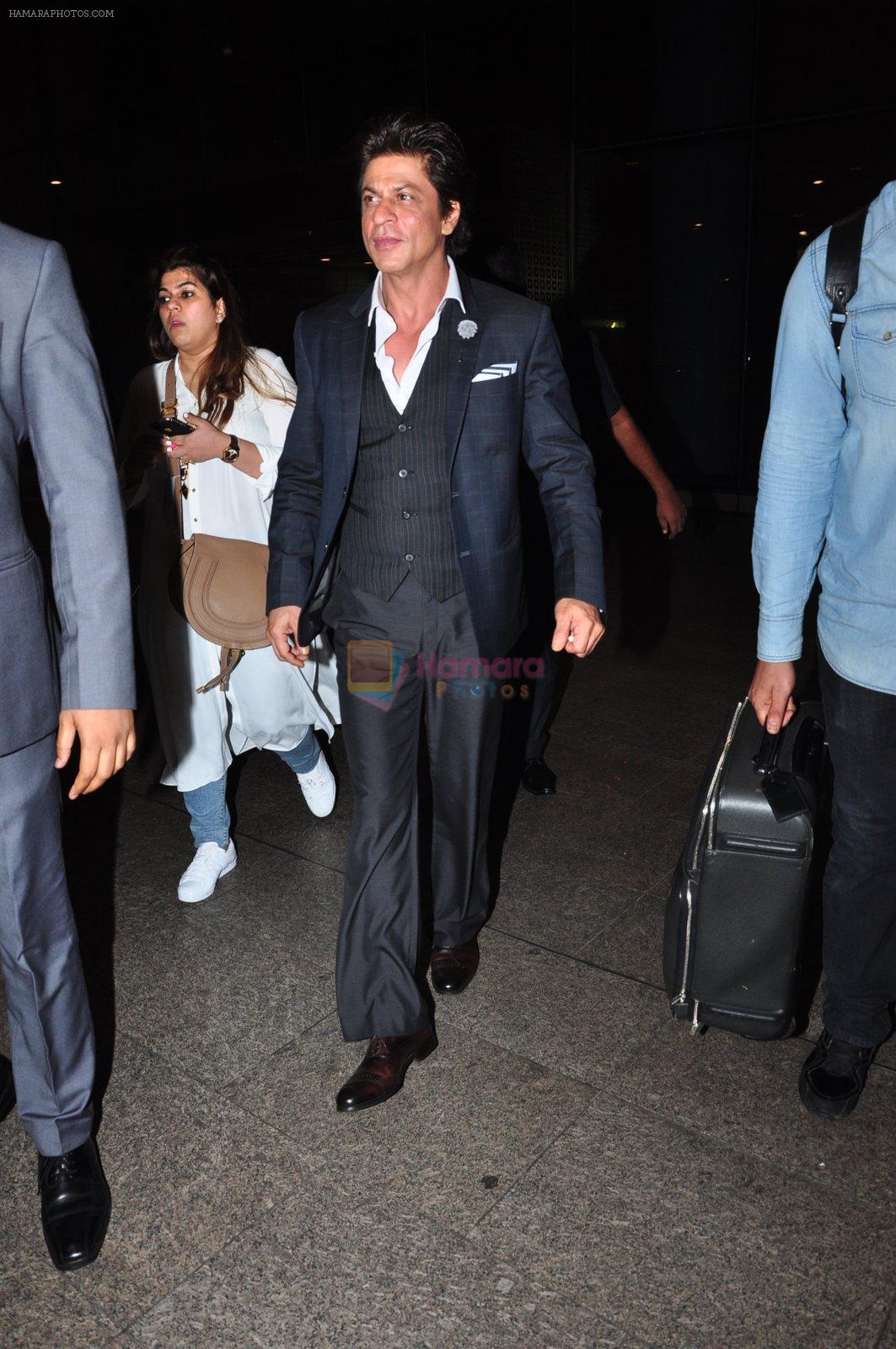 Shahrukh Khan at airport on 13th July 2016