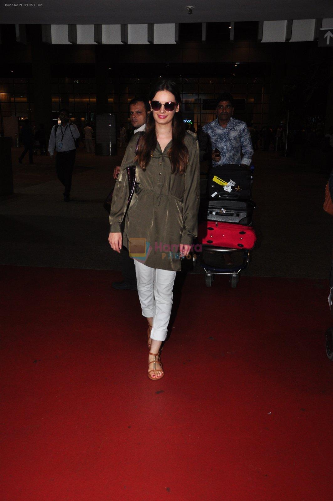 Evelyn Sharma snapped at airport on 18th July 2016