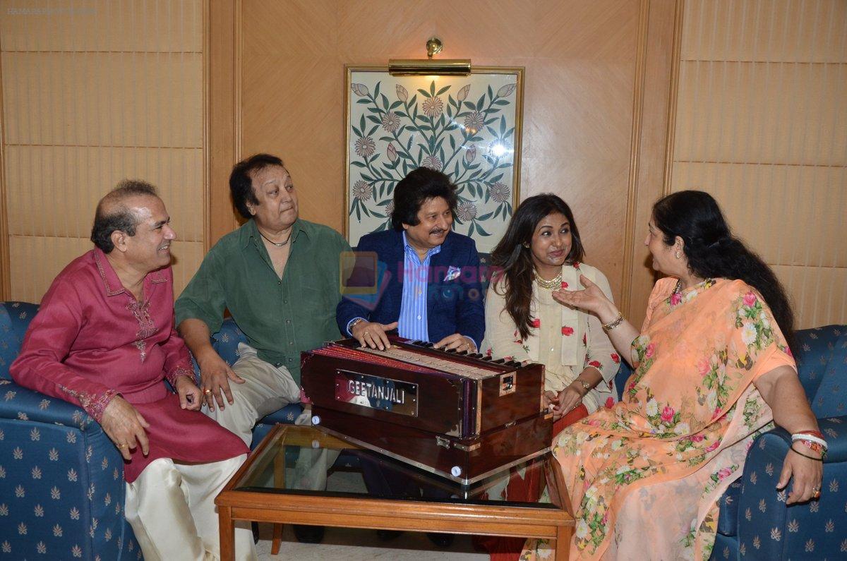 Pankaj Udhas, Bhupinder Singh, Suresh Wadkar, Anuradha Paudwal at Khazana Ghazal Event on 20th July 2016