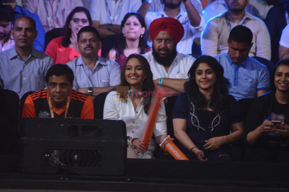 Sonakshi Sinha attended a Pro Kabbadi League game 2016 on 20th July 2016