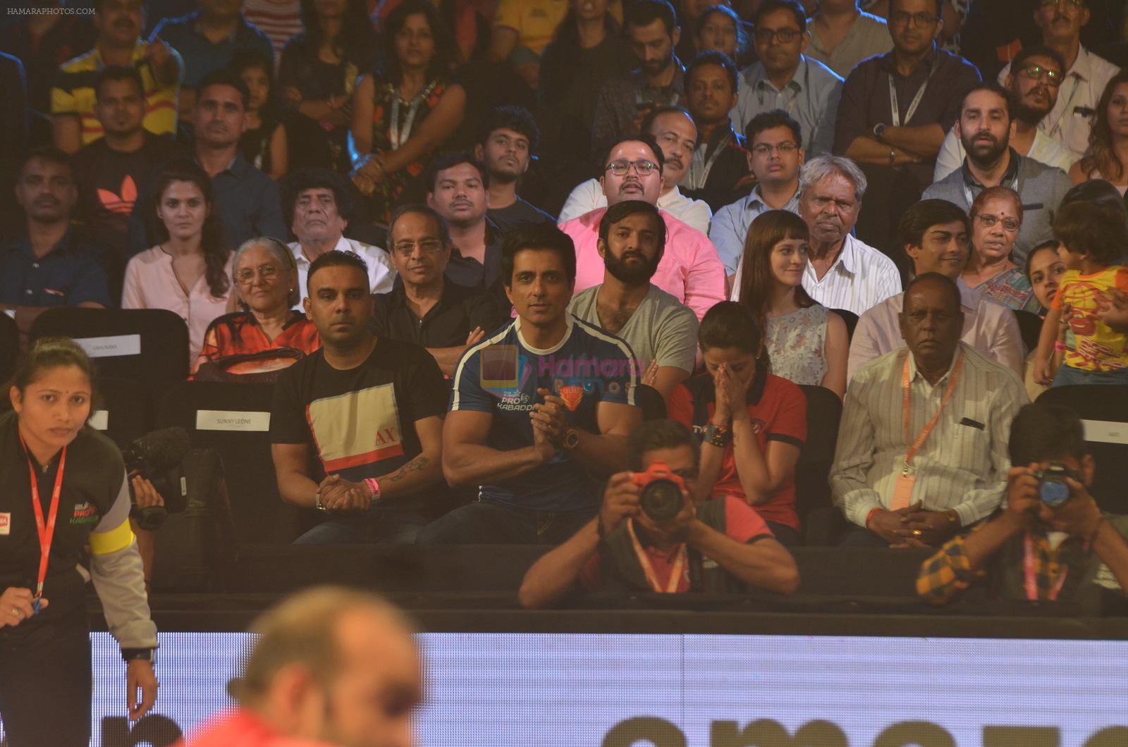 Sonu Sood at Pro Kabaddi Match in Mumbai on 21st July 2016
