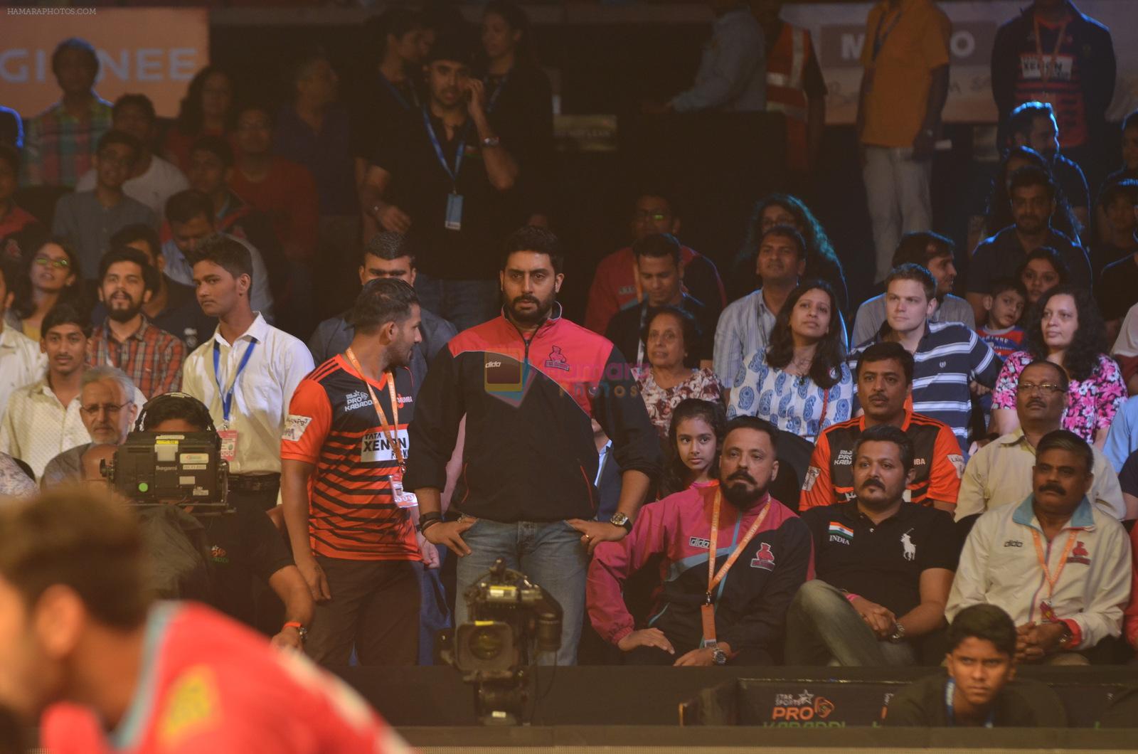 Abhishek Bachchan at Pro Kabaddi Match in Mumbai on 21st July 2016
