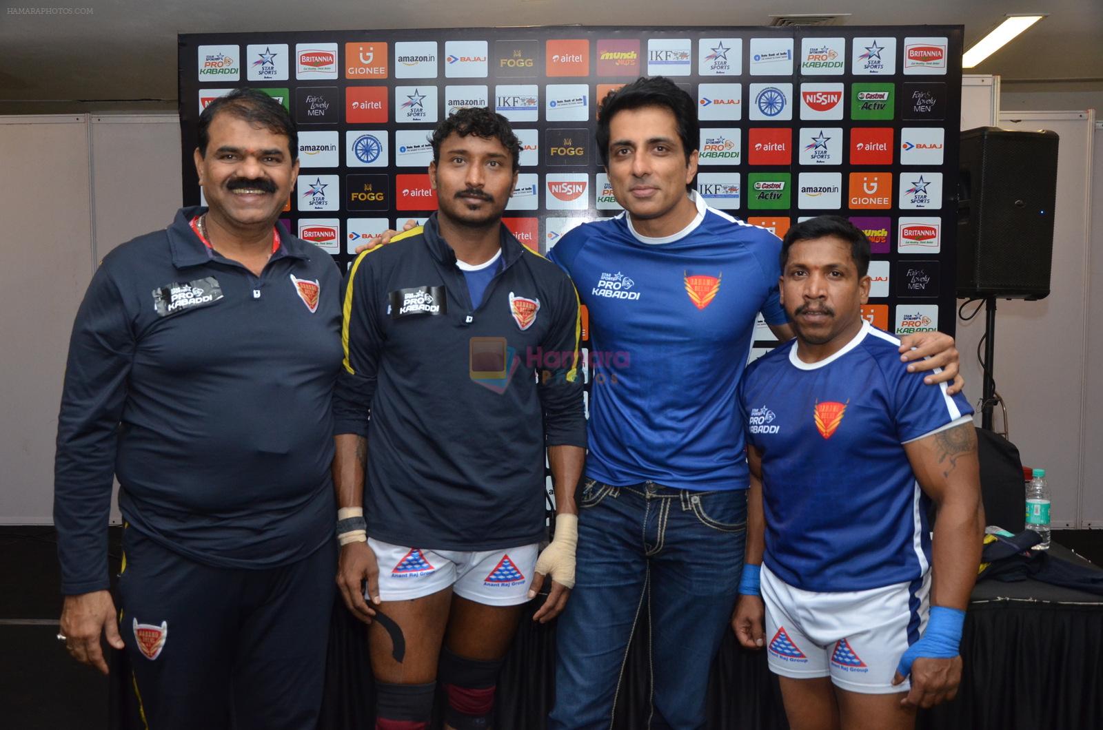 Sonu Sood at Pro Kabaddi Match in Mumbai on 21st July 2016