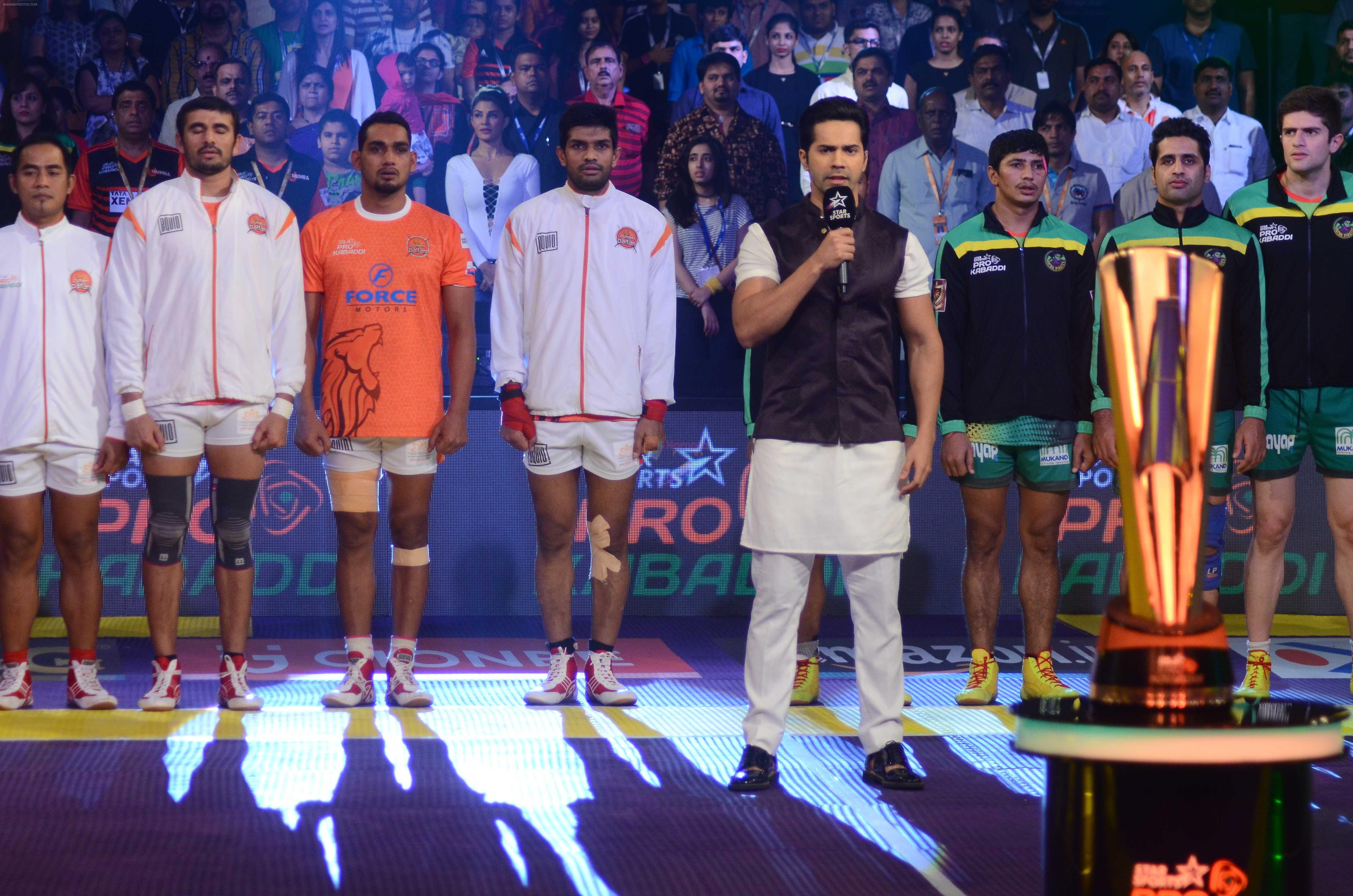 Varun Dhawan promote Dishoom on the sets of Pro Kabaddi League 2016 Television show on 23 July 2016