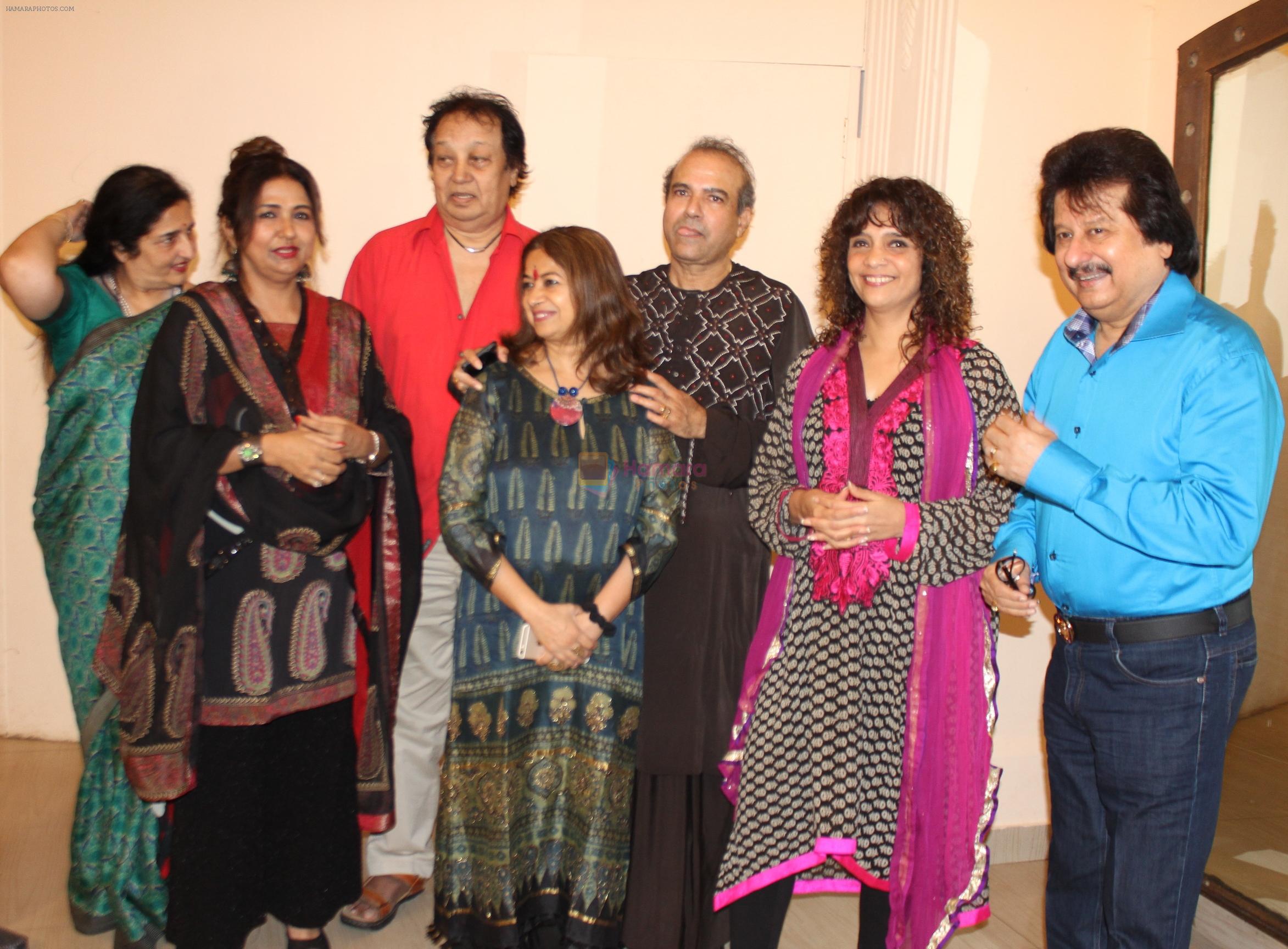 Pankaj Udhas,Bhupinder Singh, Mitali Singh,Anuradha Paudwal,Rekha Bharadwaj,Suresh Wadkar,Penaz Masani together for a rehearsal forthcoming Khazana Ghazal Festival on 27th July 2016