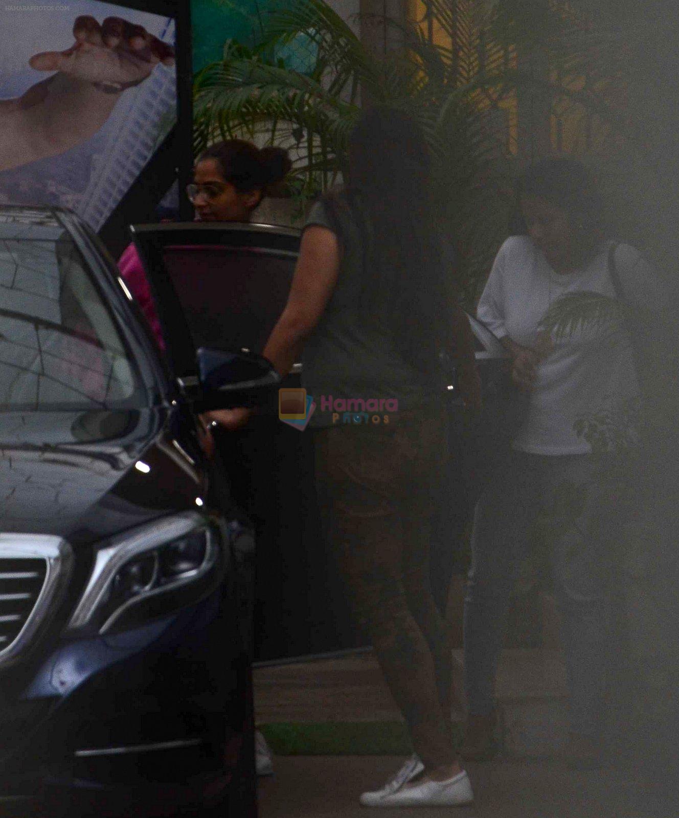 Sonam Kapoor snapped at a recording studio in juhu on 28th July 2016