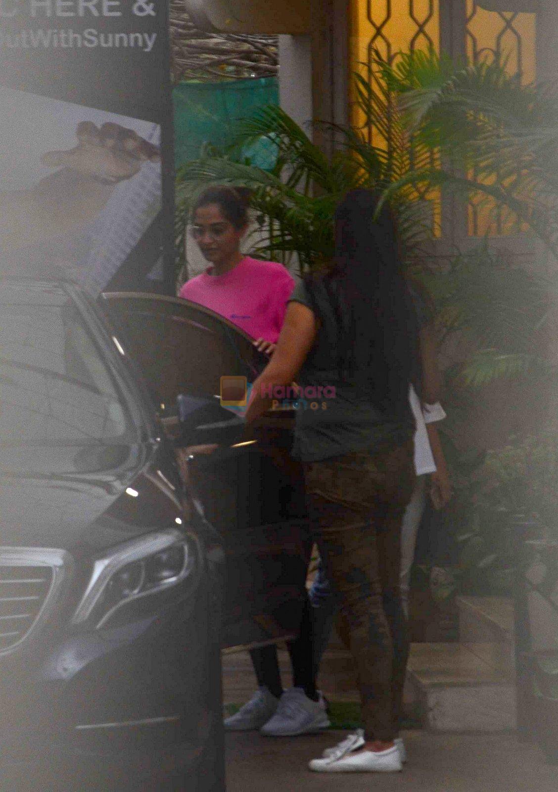 Sonam Kapoor snapped at a recording studio in juhu on 28th July 2016