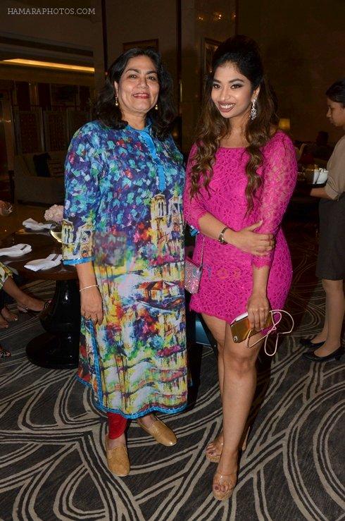 Arti Sarin with Anandita De at The Drawing Room in St Regis Mumbai on 30th July 2016