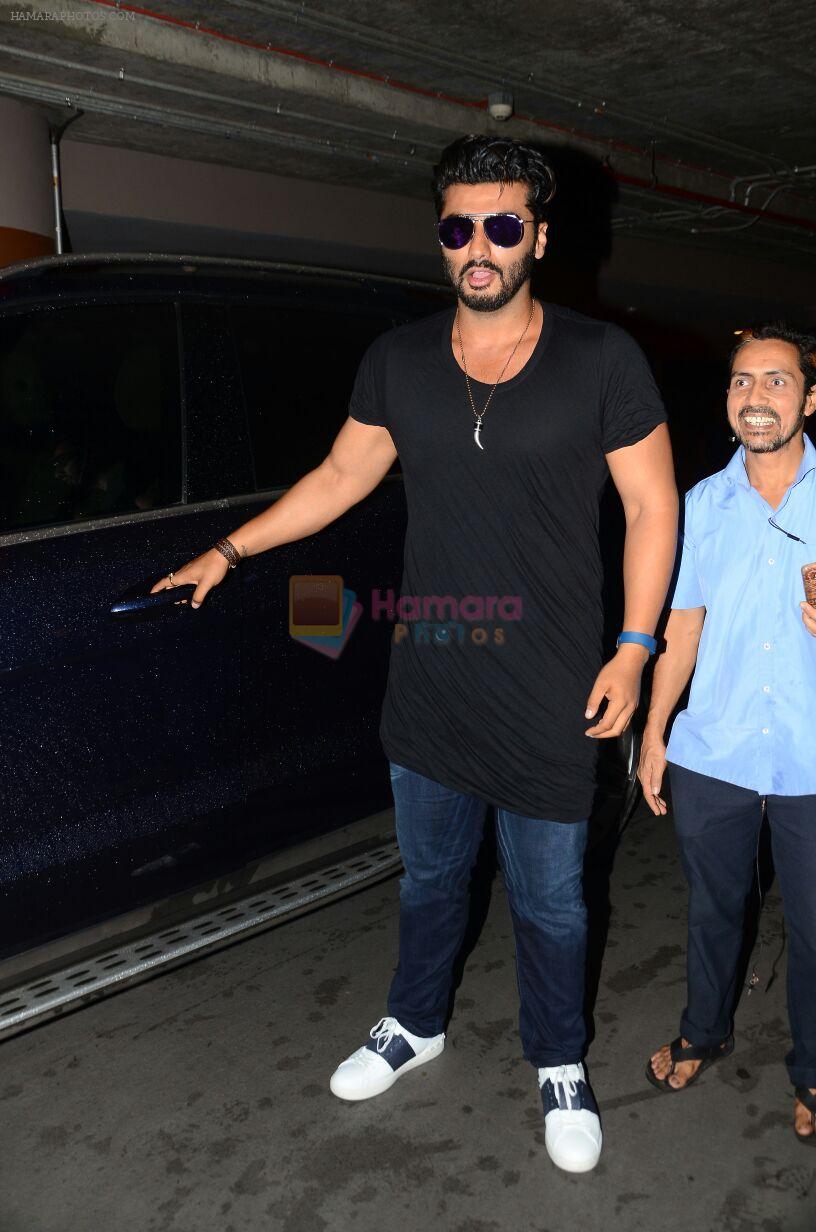 Arjun kapoor landed from london in Mumbai airport on 30th July 2016