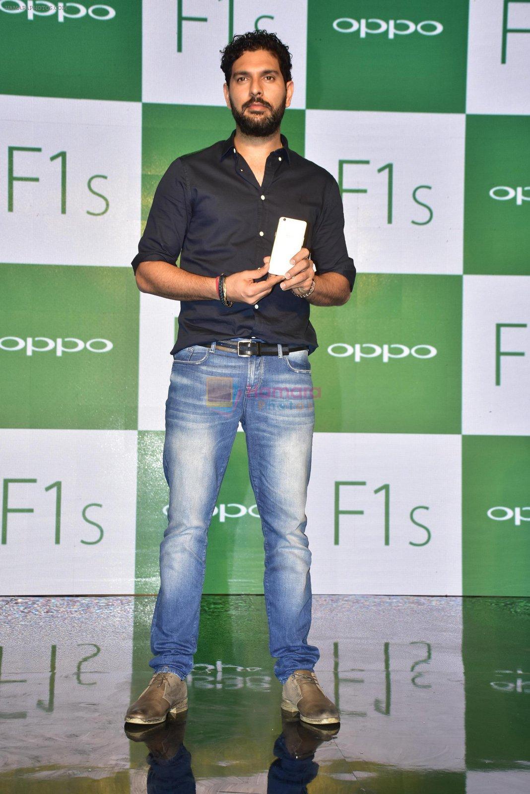 Yuvraj Singh at Oppo F1s mobile launch in Mumbai on 3rd Aug 2016