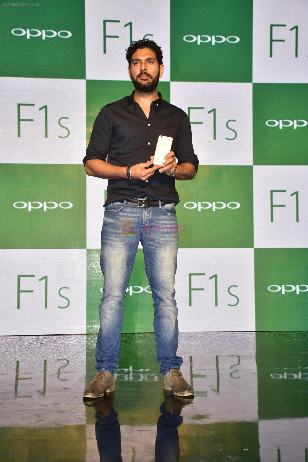 Yuvraj Singh at Oppo F1s mobile launch in Mumbai on 3rd Aug 2016