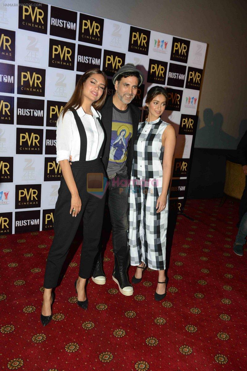 Akshay Kumar, Ileana D'Cruz, Esha Gupta at the Press Conference of Rustom in New Delhi on 8th Aug 2016