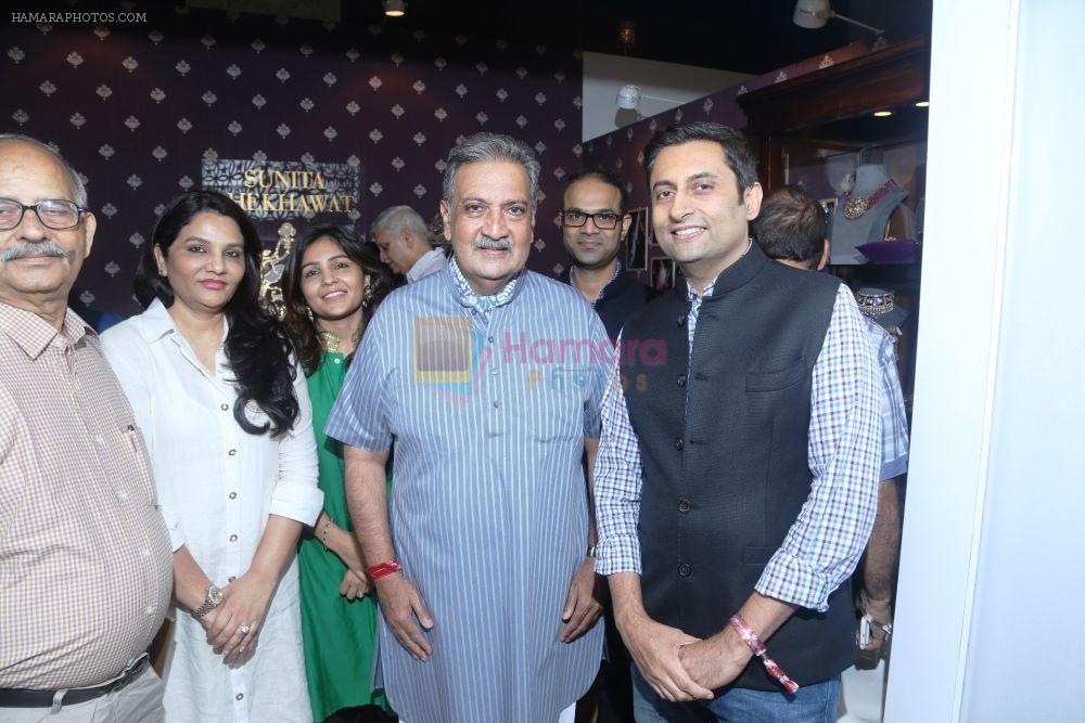 Jewelery designer Sunita Shekhawat, Niharika Shekhawat, Maharaja of Jodhpur Gaj Singh Ji Marwar with Arjun Mehra, Publishing Director, Conde Nast India at Day 3 of Vogue Wedding Show 2016 at Taj Palace