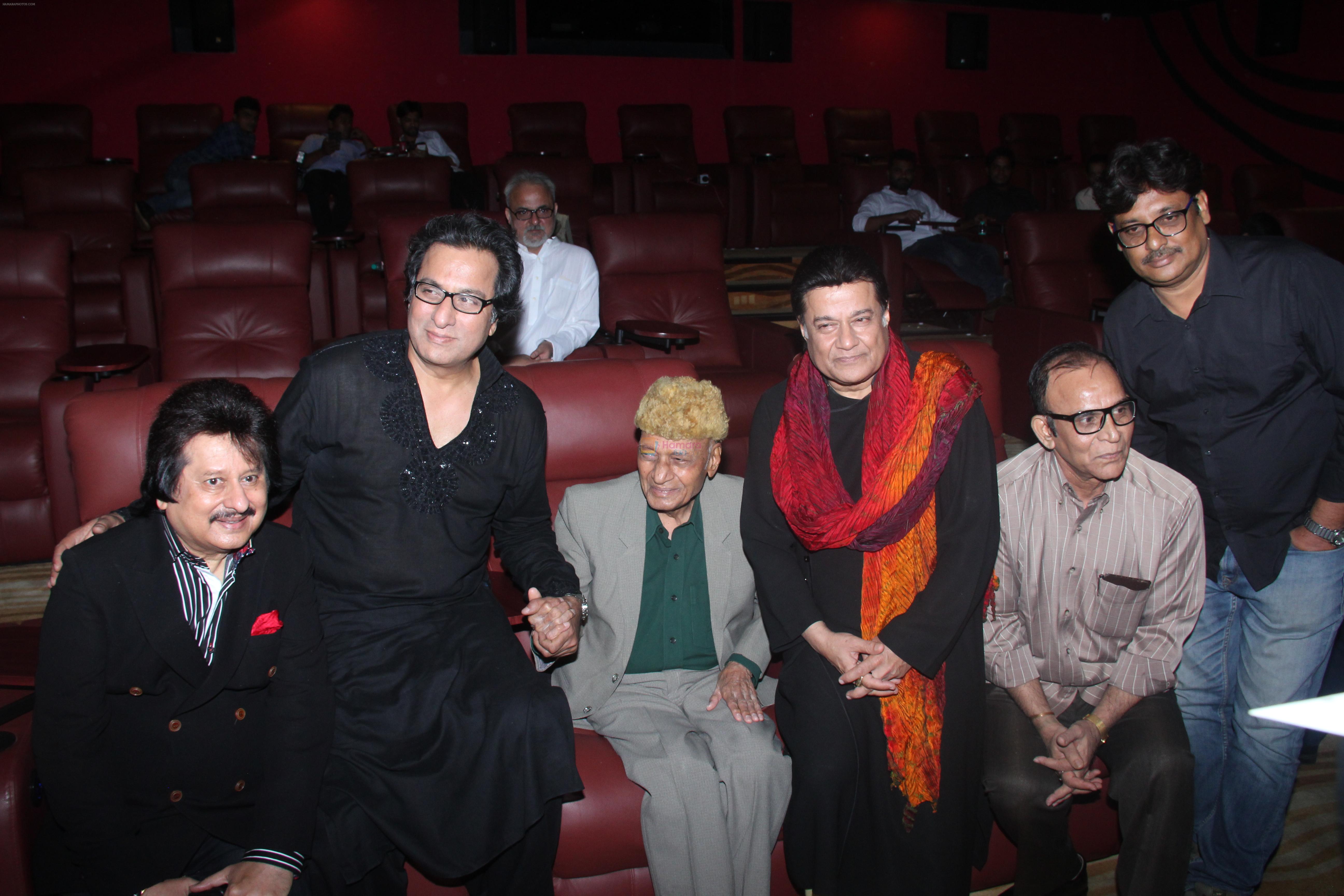 Pankaj Udhas, Talat Aziz, Khayyam Saab, Anup Jalota, producer-writer Shakeel Akhtar and director Ravindra Singh at the music launch of Majaz - Ae Gham-e-Dil Kya Karun