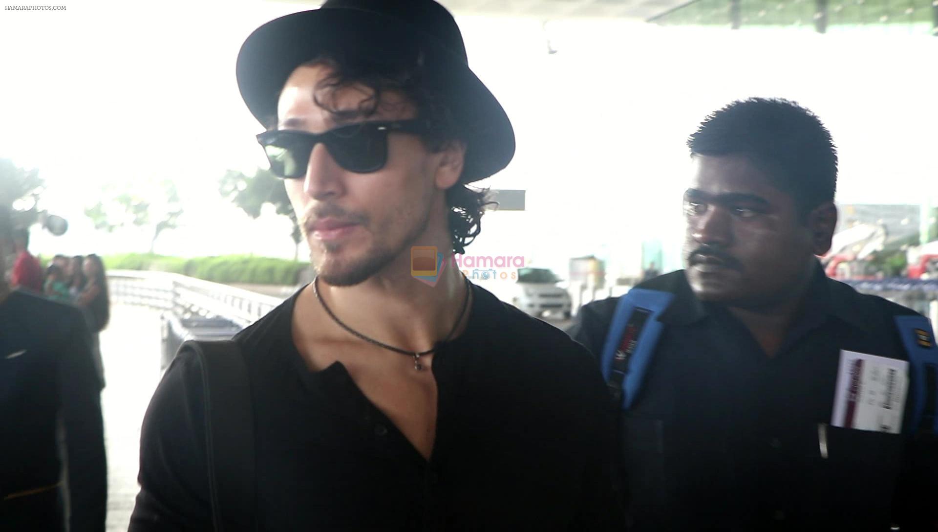 Tiger Shroff snapped at airport on 18th Aug 2016