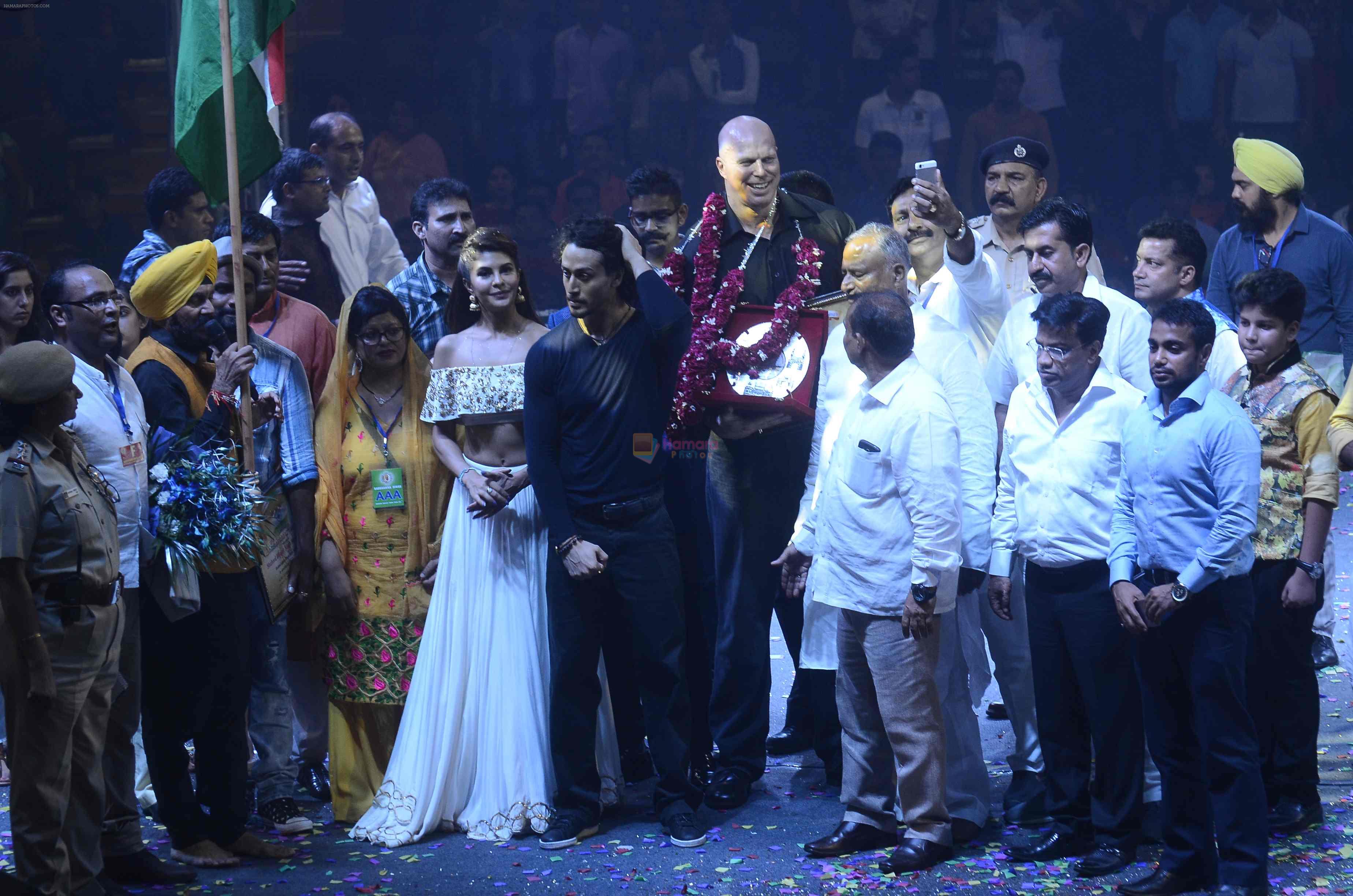 Tiger Shroff, Jacqueline Fernandez, Remo D Souza promote The Flying Jatt in Bhagat Singh Sadbhavana on 21st Aug 2016