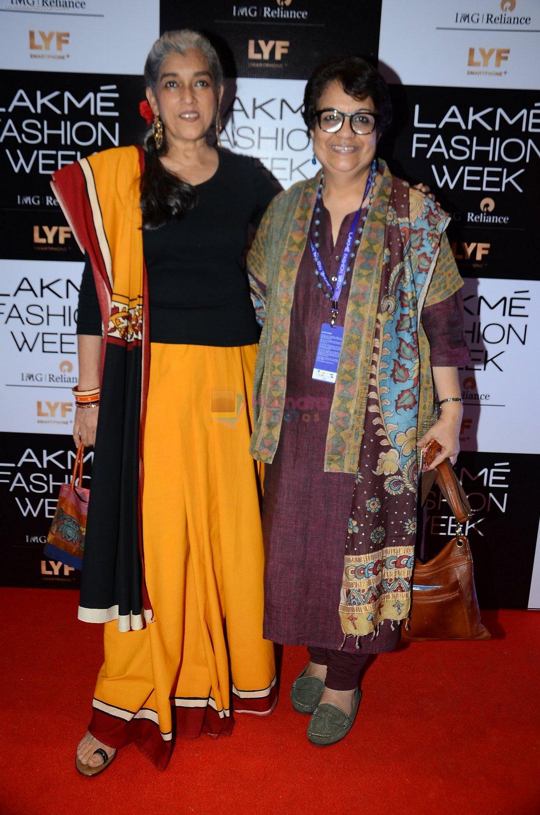 Ratna Pathak Shah at Lakme Fashion Week 2016 Day 2 on 25th Aug 2016