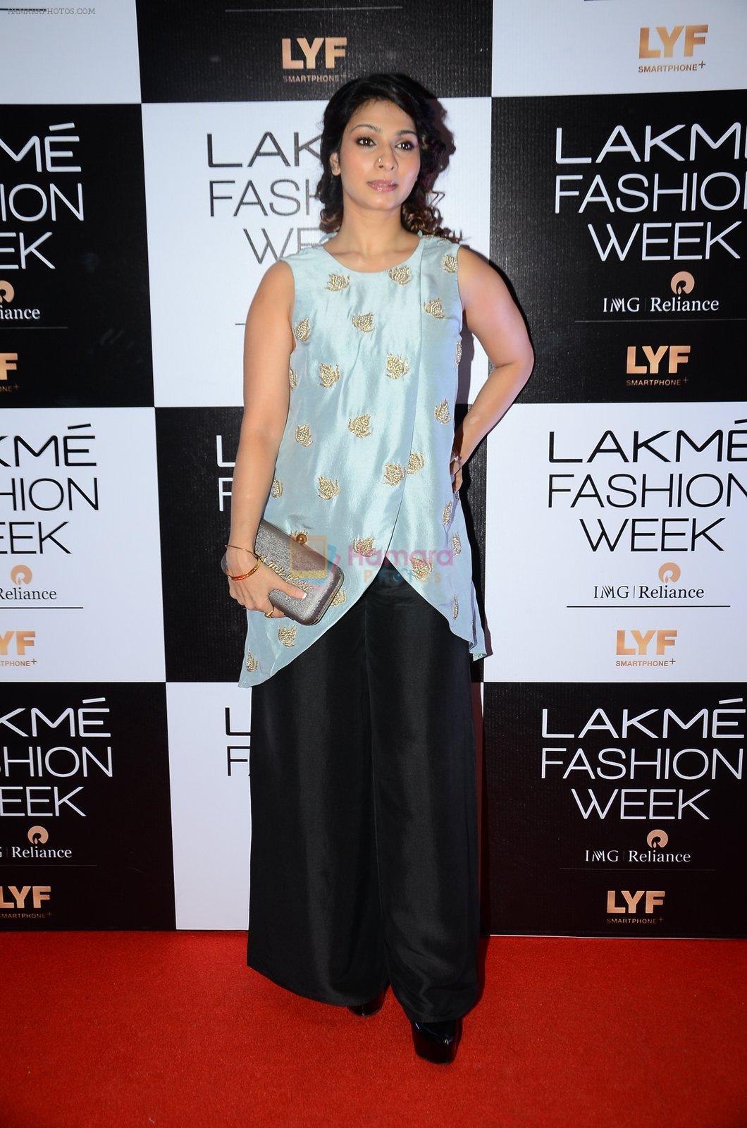 Tanisha Mukherjee at Payal Singhal and Priyadarshini Rao Red Carpet at Lakme Fashion Week 2016 on 26th Aug 2016