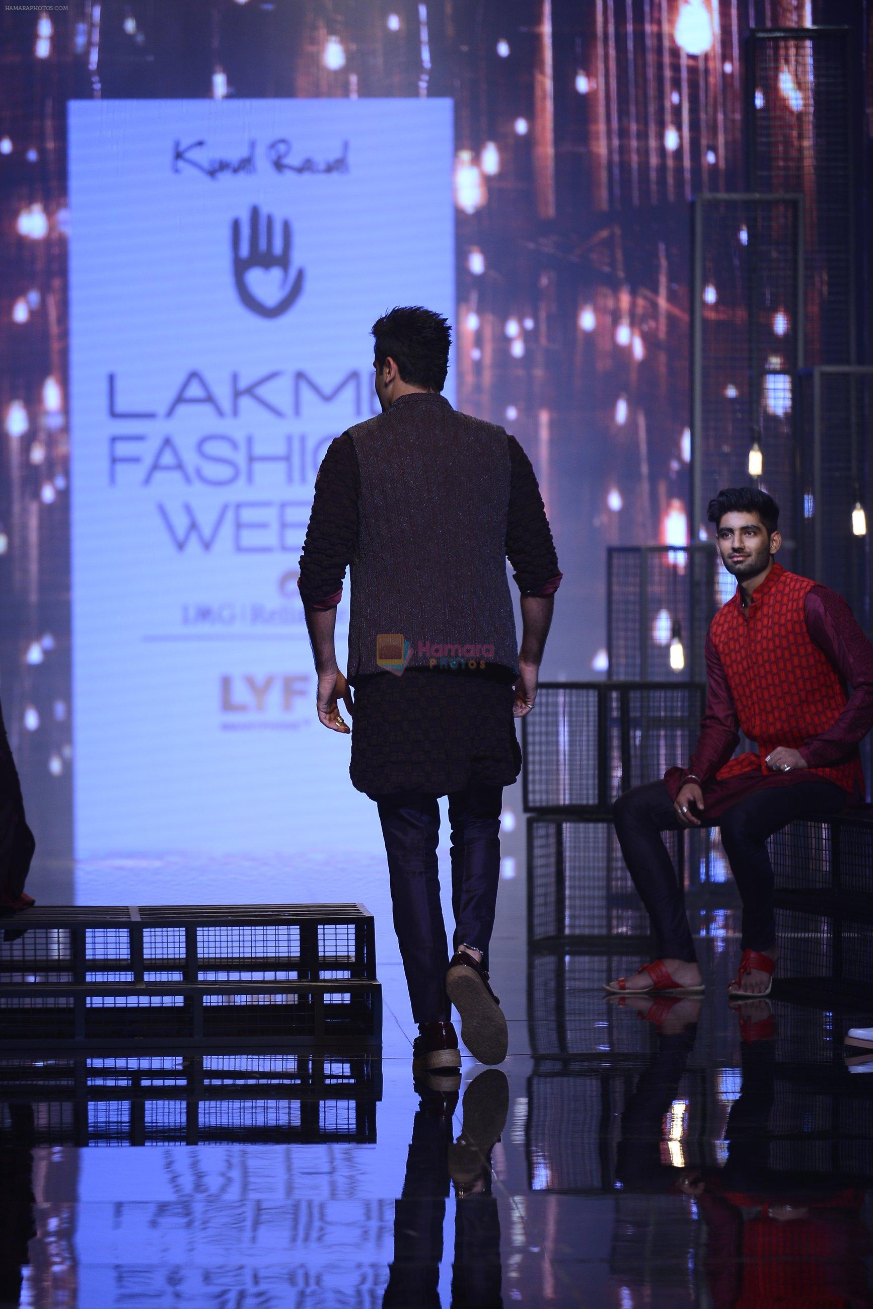 Ranbir Kapoor walk the ramp for Kunal Rawal Show at Lakme Fashion Week 2016 on 28th Aug 2016