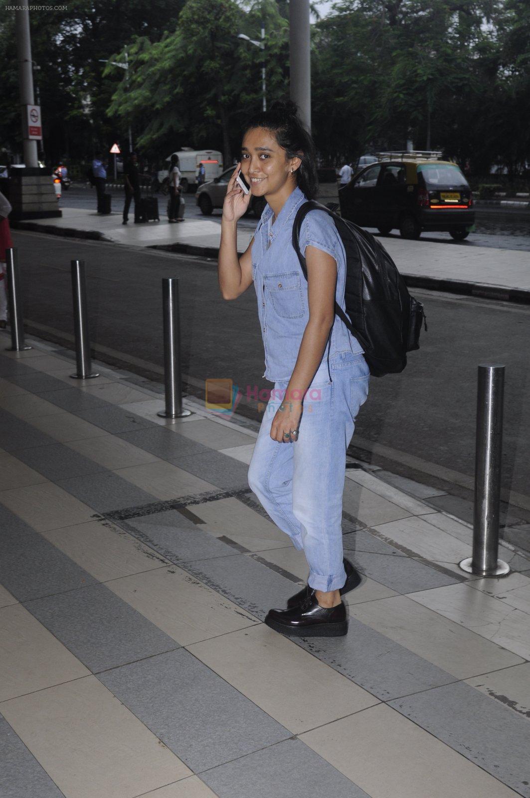 Sayani Gupta snapped at domestic airport on 30th Aug 2016