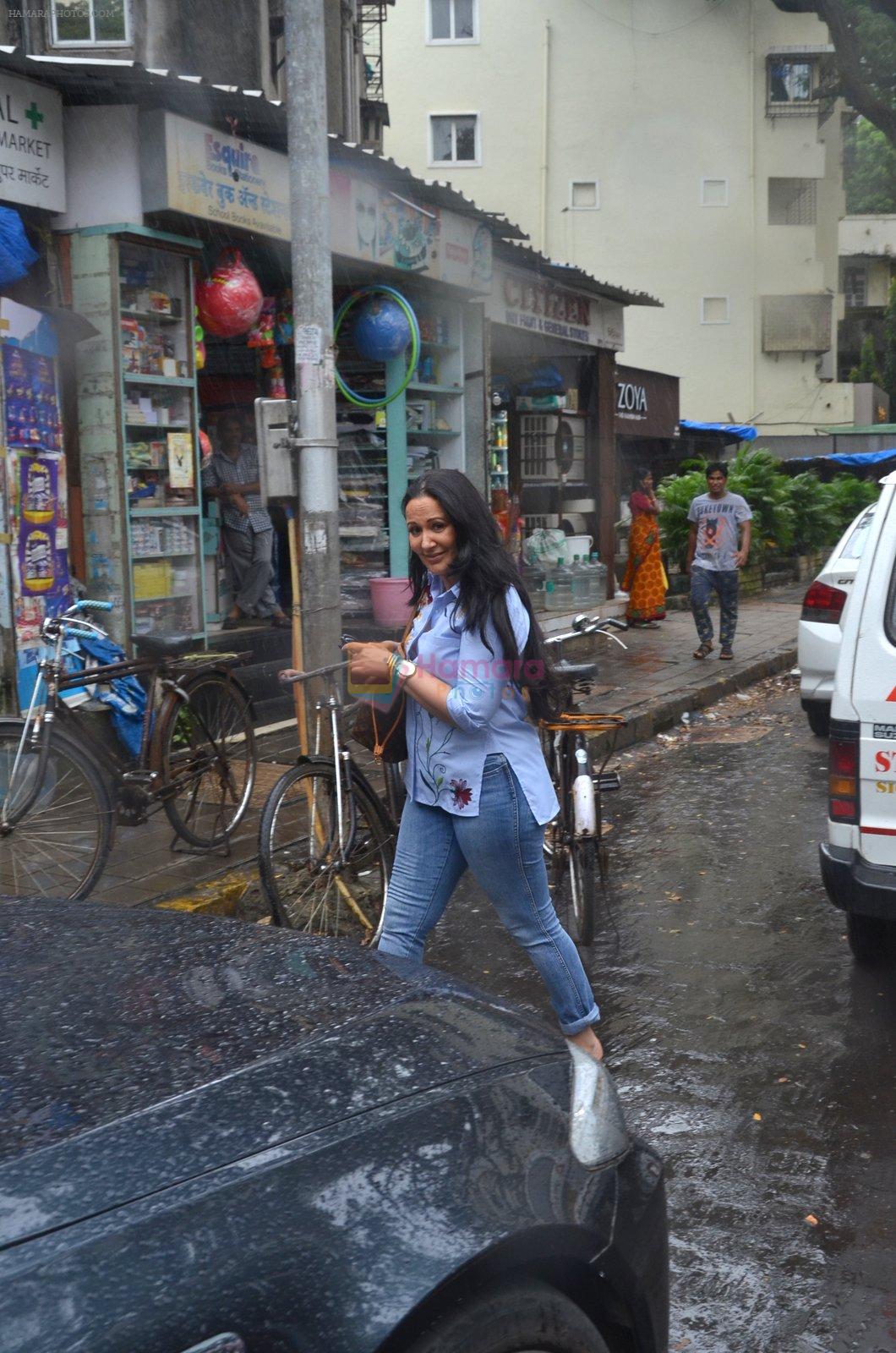 Ayesha Shroff snapped in Mumbai on 31st Aug 2016