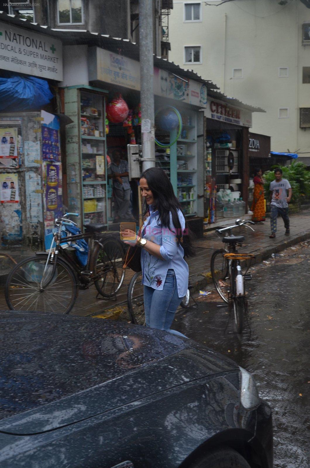Ayesha Shroff snapped in Mumbai on 31st Aug 2016