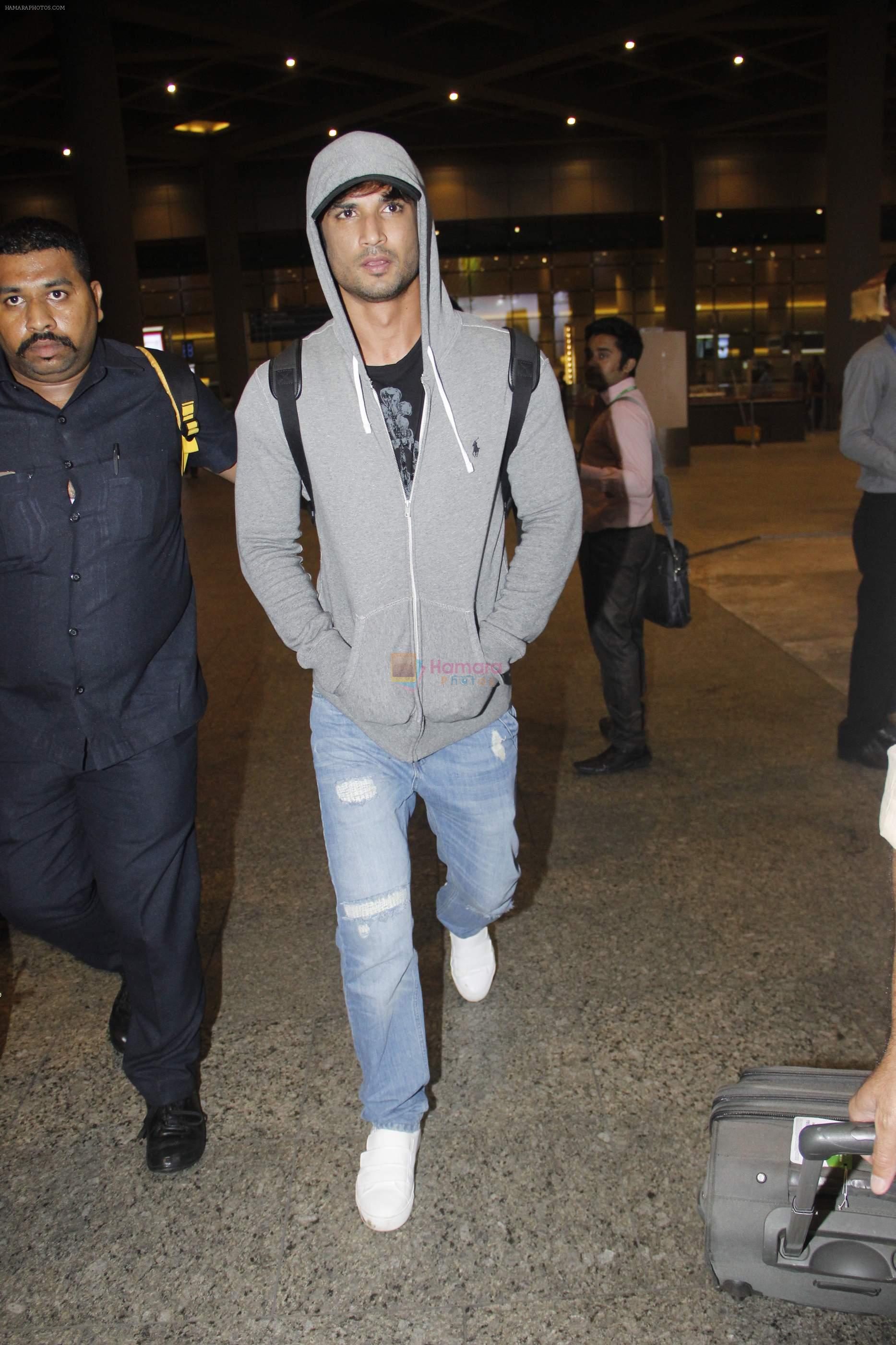 Sushant Singh Rajput snapped at airport on 1st Sept 2016