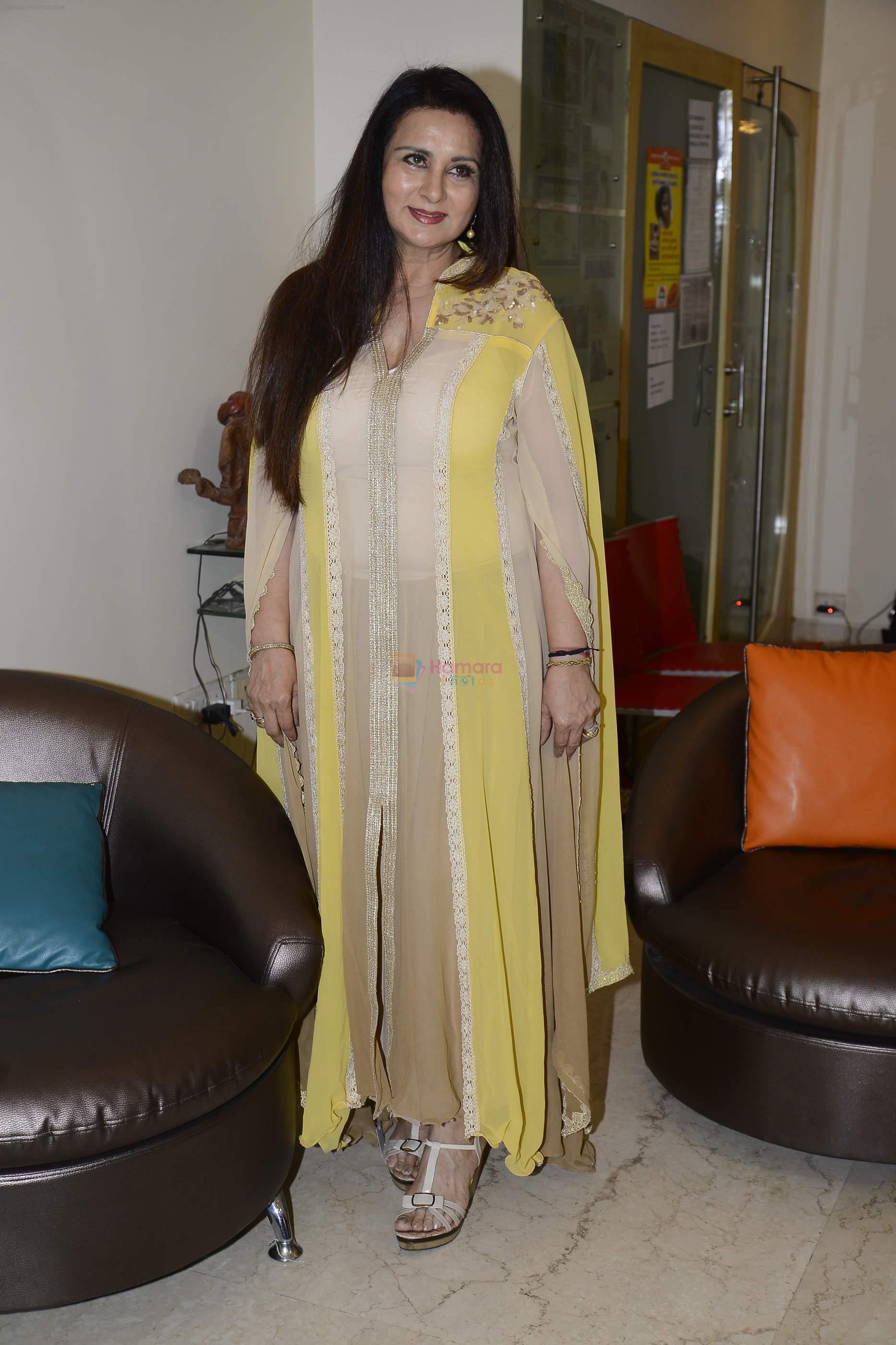 Poonam Dhillon launches her own collection in Mumbai on 1st Sept 2016