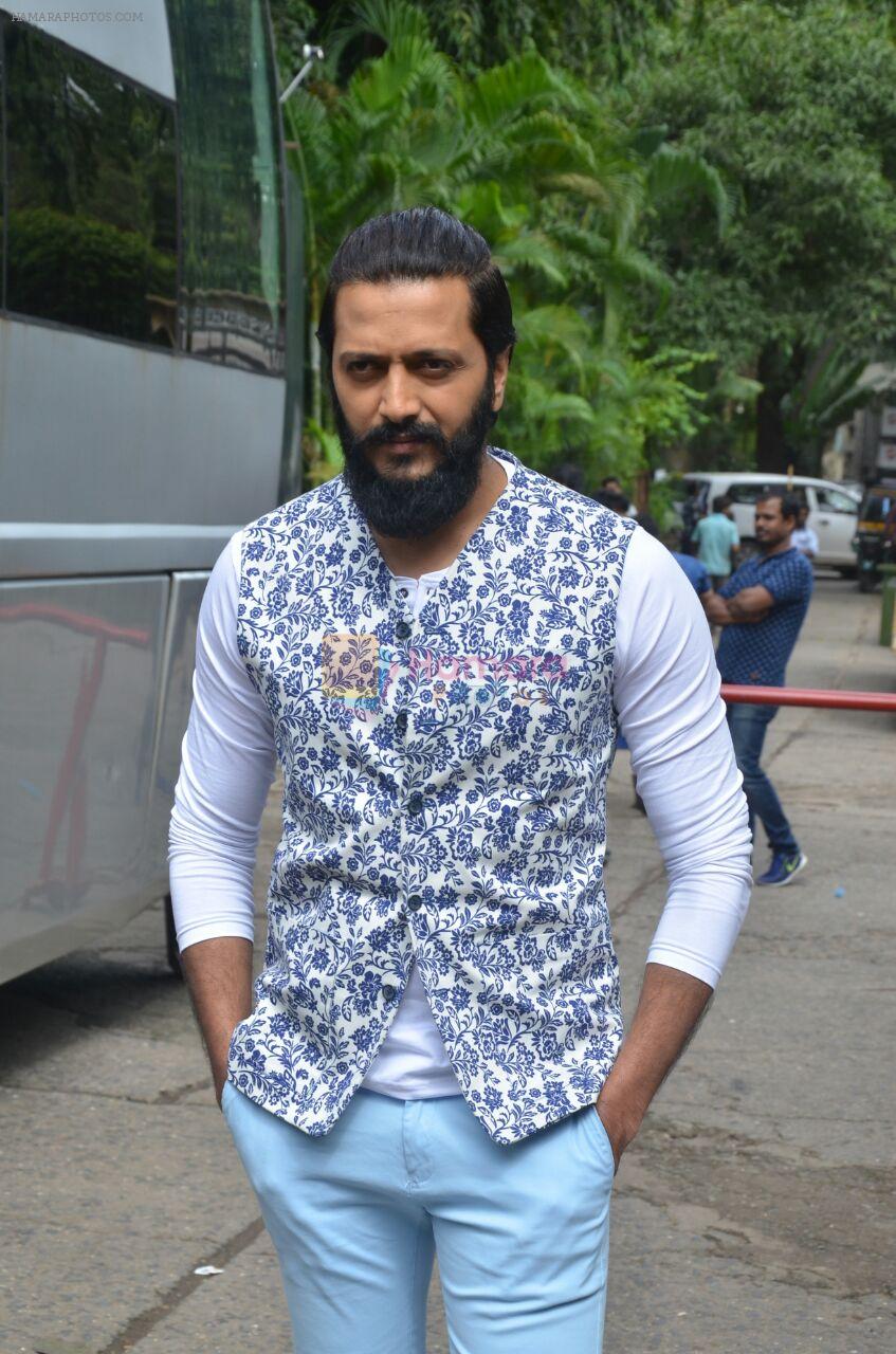 Riteish Deshmukh promote Banjo on the sets of voice of india kids on 2nd Sept 2016