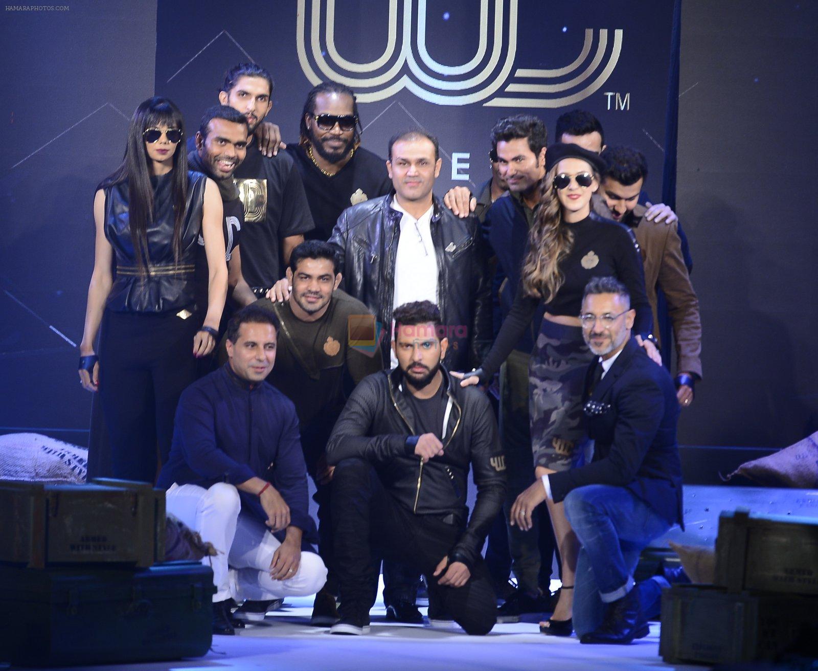 Yuvraj Singh, Virender Sehwag at You We Can Label launch with Shantanu Nikhil collection on 3rd Sept 2016