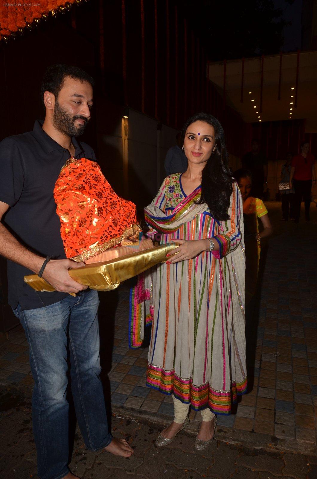 Anu Dewan and Sunny Dewan snapped as they got there ganpati on 4th Sept 2016